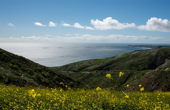 malibu ocean and mountains